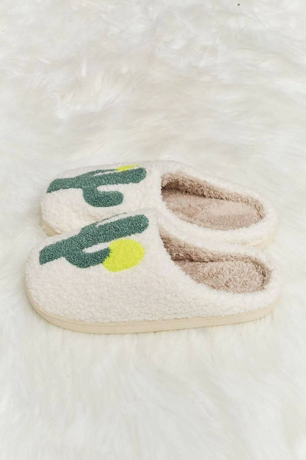 Cactus Cozy Plush Slippers: Ultimate Comfort for Winter Relaxation