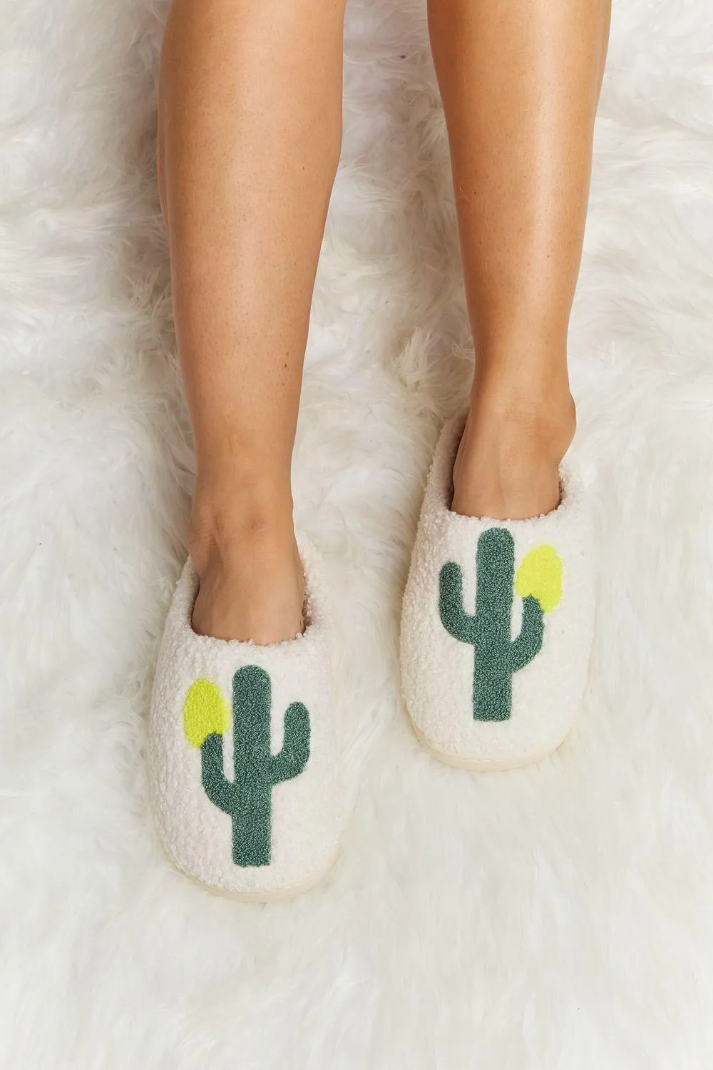 Cactus Cozy Plush Slippers: Ultimate Comfort for Winter Relaxation