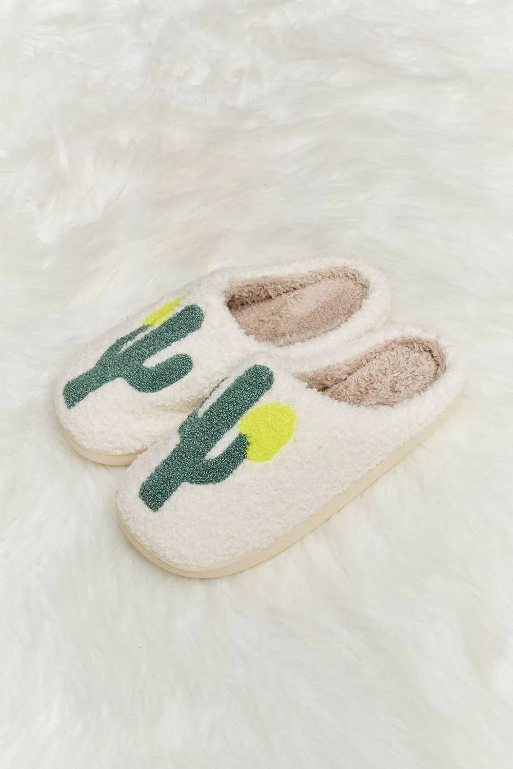 Cactus Cozy Plush Slippers: Ultimate Comfort for Winter Relaxation