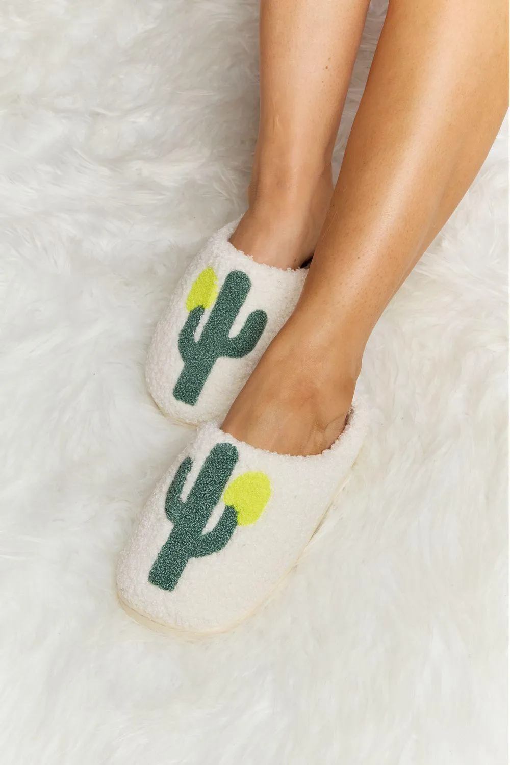 Cactus Cozy Plush Slippers: Ultimate Comfort for Winter Relaxation