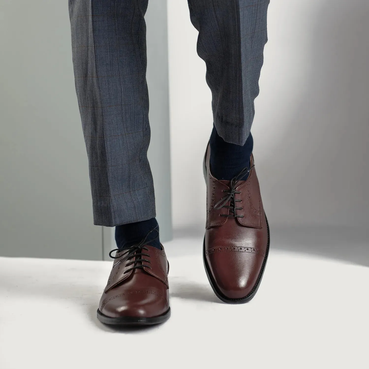 Dirk Brogues Derby Maroon Leather Shoes