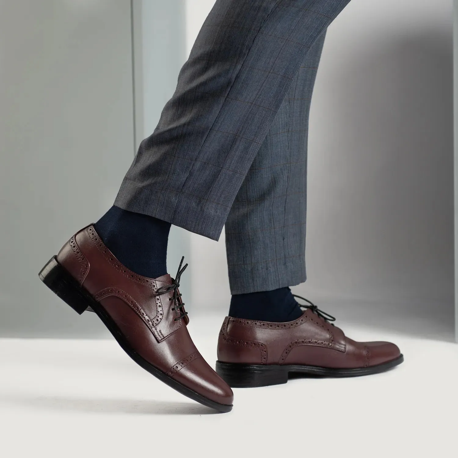 Dirk Brogues Derby Maroon Leather Shoes