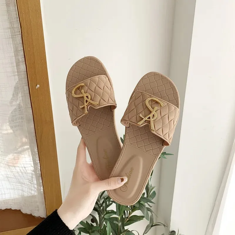 Fashionable Flat Bottom Flip-Flops for Women