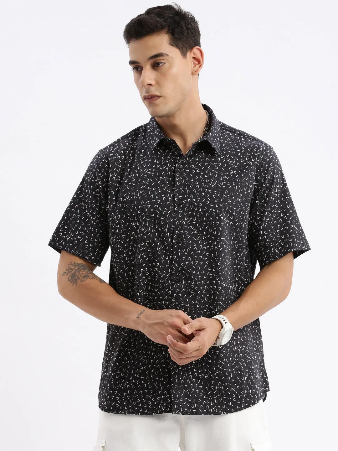 Men Spread Collar Floral Slim Fit Black Shirt