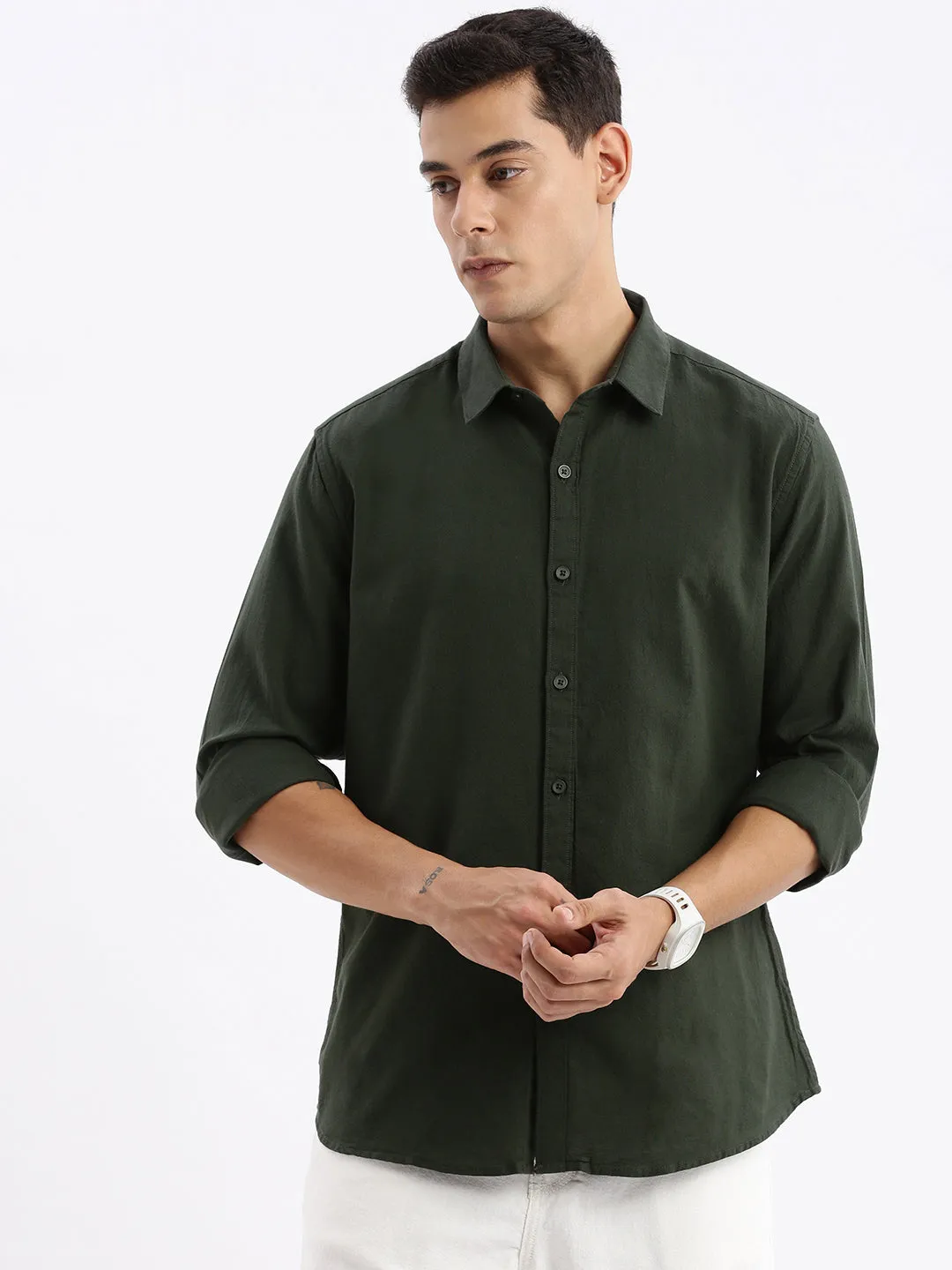 Men Spread Collar Solid Slim Fit Green Shirt