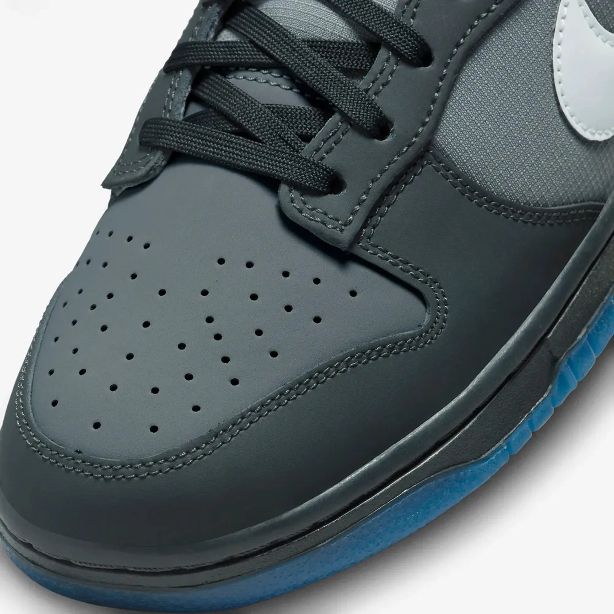 Nike | DUNK LOW  { ANTHRACITE/PURE PLATINUM-COOL GREY