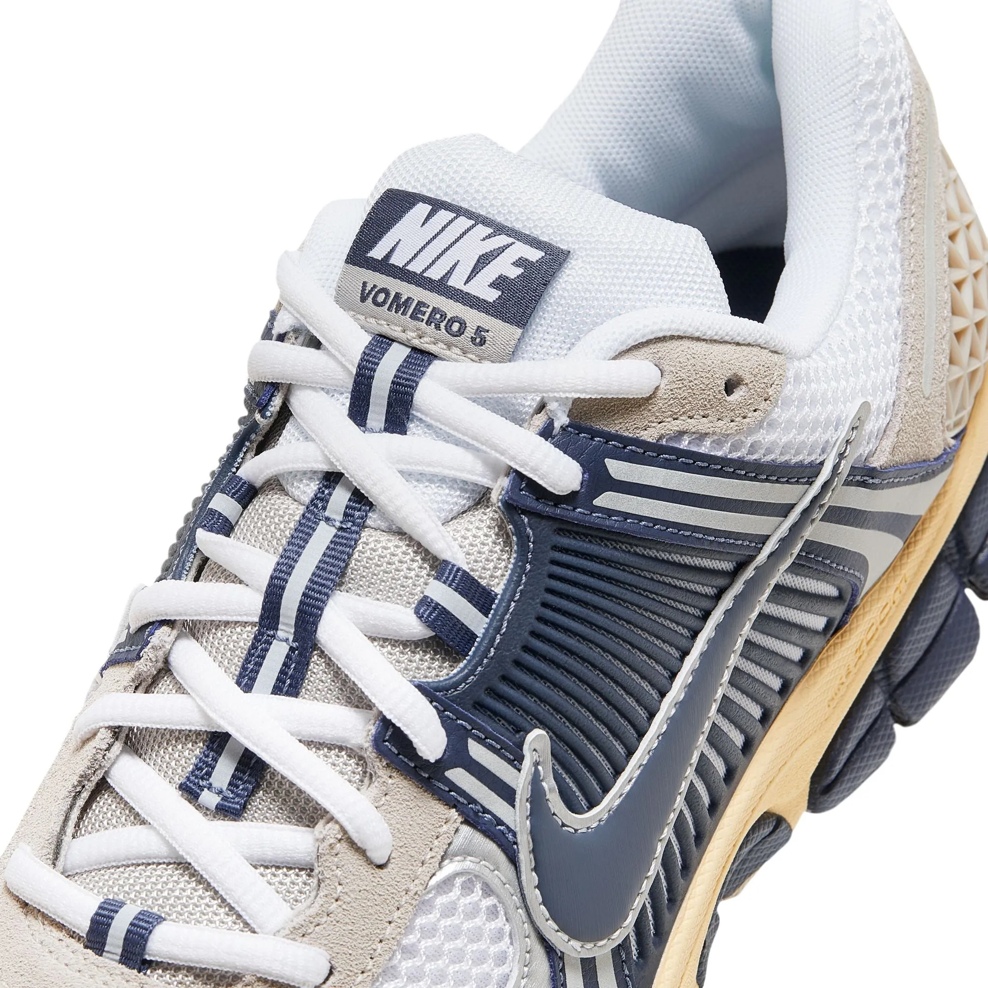 Nike Zoom Vomero 5 (White/Thunder Blue/Cream II)