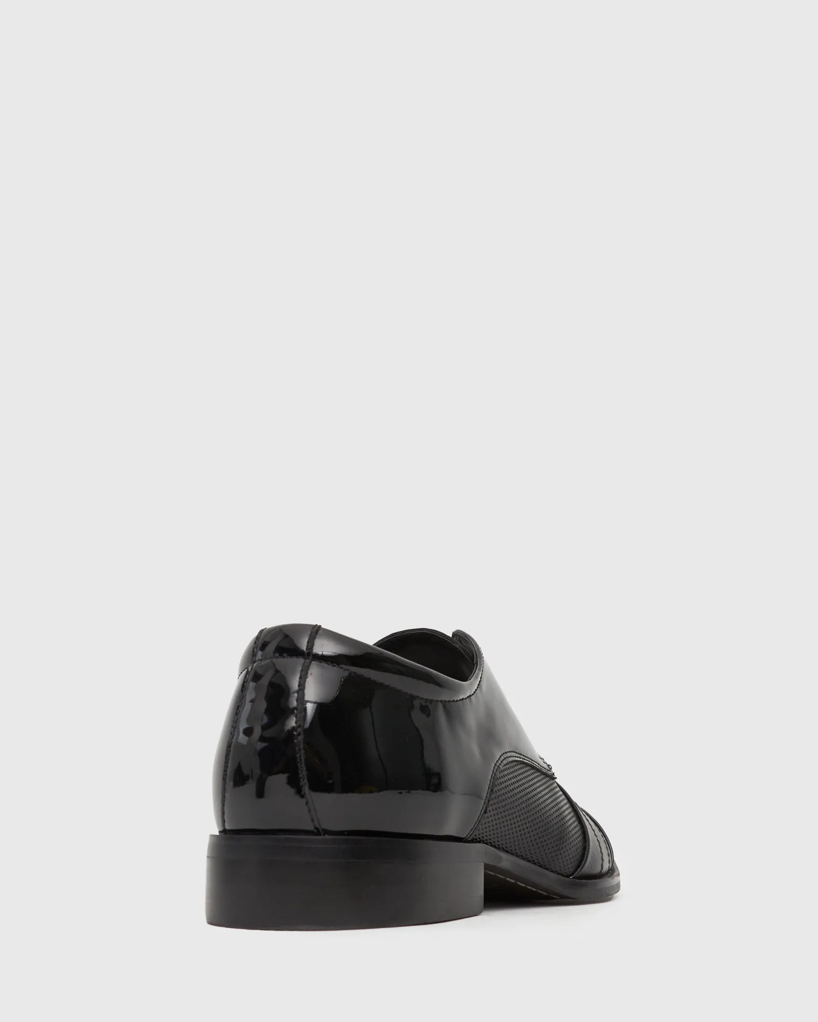 Wider Fit ARLO Derby Dress Shoes